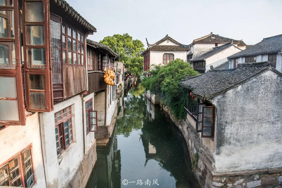 云南宣威公路分局党总支委员、局长解利容接受审查调查